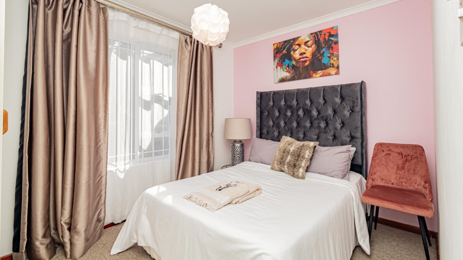 3 Bedroom Property for Sale in Sunningdale Western Cape